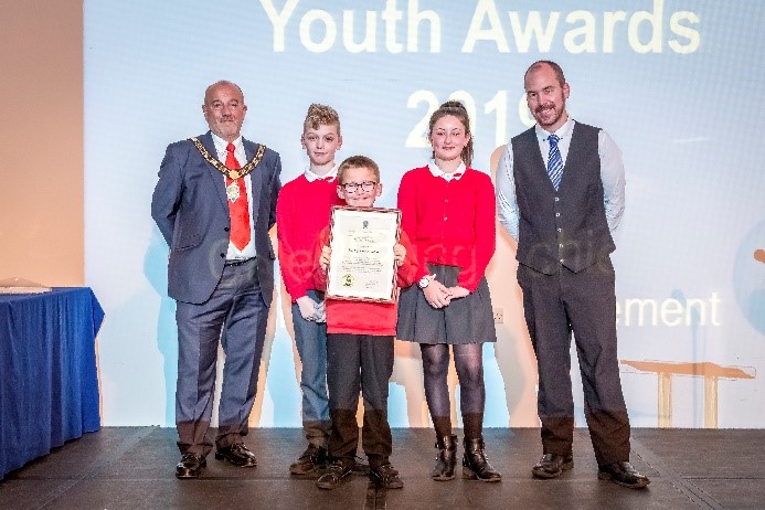 Mayor David Fleming and Councillor Lee Brownson, presenting Special Award to Working Out Worries of Cockton Hill Junior School