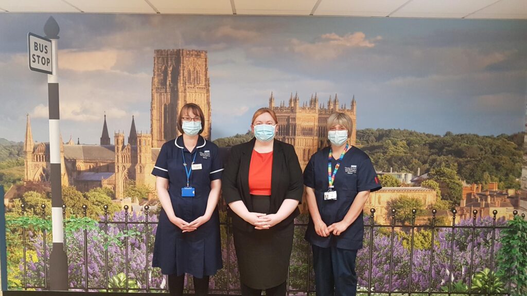 Alison Bottoms, Ward Sister, Mayor Katie Eliot and Matron of Ward 7 with Mural in background